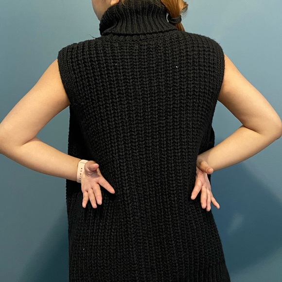 ❗️LAST PRICE DROP❗️BUY ME NOW❗️Knitted vest (H&M) - Picture 4 of 5